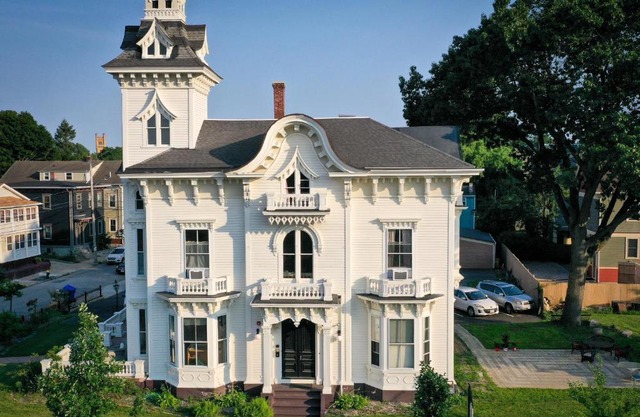 The Wedding Cake House