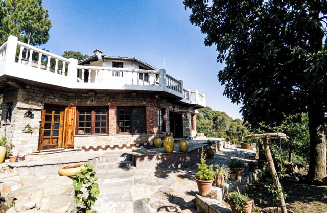 The Wilderness Retreat A British Estate 2BR in Almora by Homeyhuts