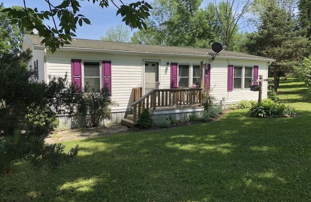 The Willow-Seneca Lake-Countryside-Hot Tub-Wine Trail - Pets, Across Road From Wiemer Vineyard