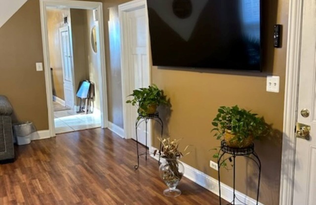 The Woodlawn Oasis is an absolutely beautiful newly rehabbed apartment!