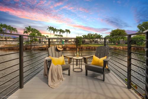 The World 9bdroom Heated Pool with Mini Golf and Canal View