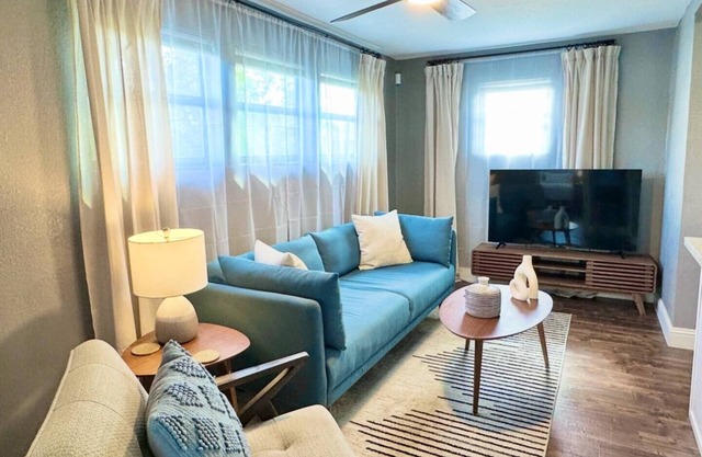 TheYellowBungalow3- Cozy Urban/2bath/Extended Stay