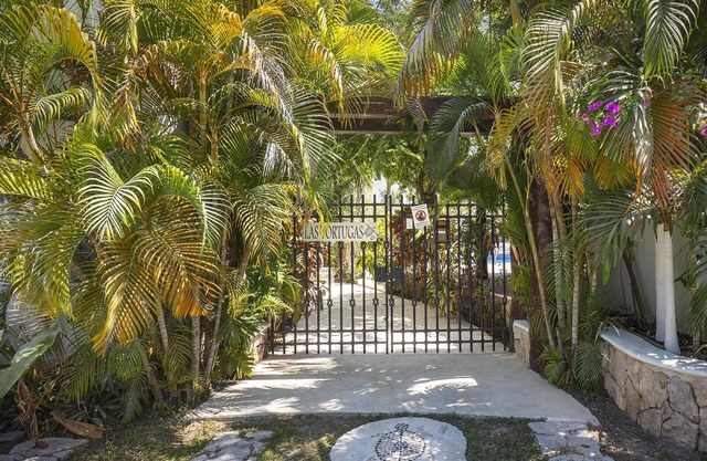 Third Floor Spacious Condimunium beach side