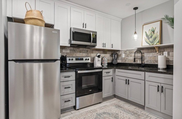 This apartment is a 1 bedroom(s), 1 bathrooms, located in Hampton, VA.