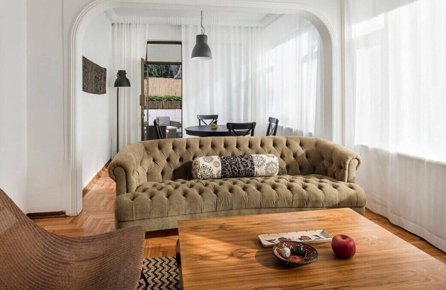 This apartment is a 1 bedroom(s), 1 bathrooms, located in Beşiktaş, İstanbul.