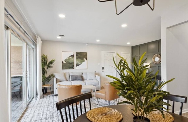 This apartment is a 2 bedroom(s), 1 bathrooms, located in Hampton, VA.