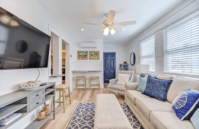 This apartment is a 2 bedroom(s), 1 bathrooms, located in Jacksonville, FL.
