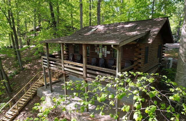 This cabin is a 2 bedroom(s), 1 bathrooms, located in Union Hall, VA.