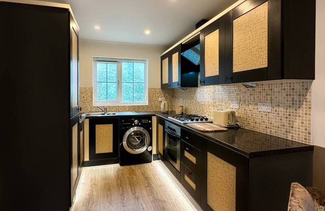 This house is a 4 bedroom(s), 2 bathrooms, located in Manchester, England.