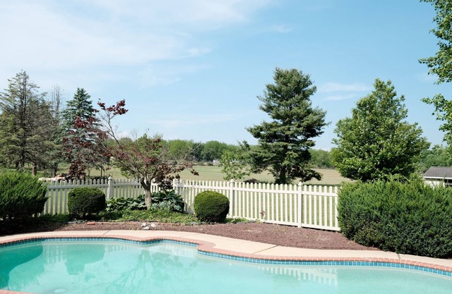 This house is a 4 bedroom(s), 2.5 bathrooms, located in Parkesburg, PA.