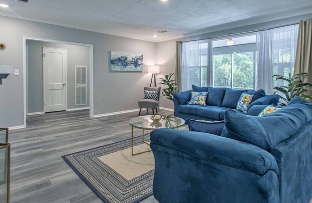 This house is a 4 bedroom(s), 2 bathrooms, located in Macon, GA.