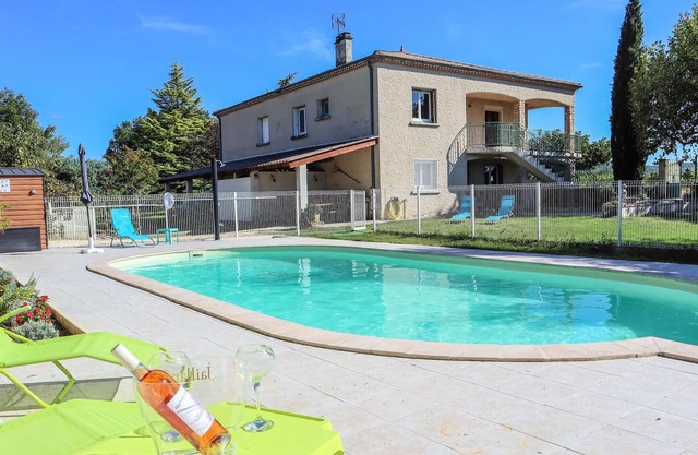 This large vacation property with private pool welcomes you in the heart of Provence.