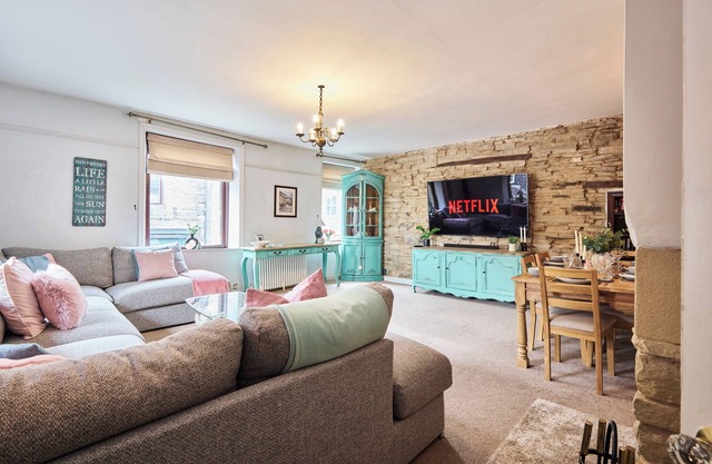 This luxury, boutique style, stone built, 3 bedroom, 2 bathroom apartment by Above Rubies sits directly on Haworth’s renowned cobbled Main Street and is only a stone’s throw from the iconic Parsonage, home to the Brontë sisters.