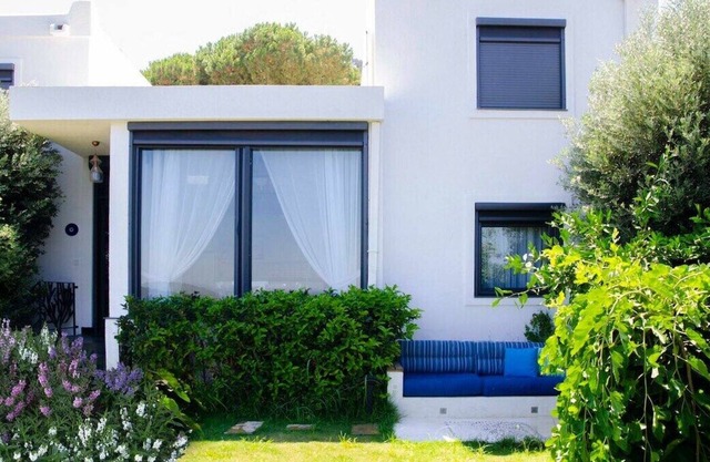 This villa is a 1 bedroom(s), 3.5 bathrooms, located in Bodrum, Muğla.