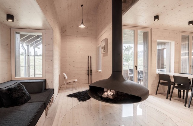 Three-Bedroom House with Fireplace (Chalet Louise)