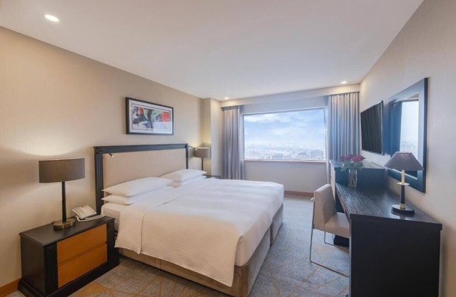 Three Bedroom Apartment Near Gold Souk By Luxury Bookings