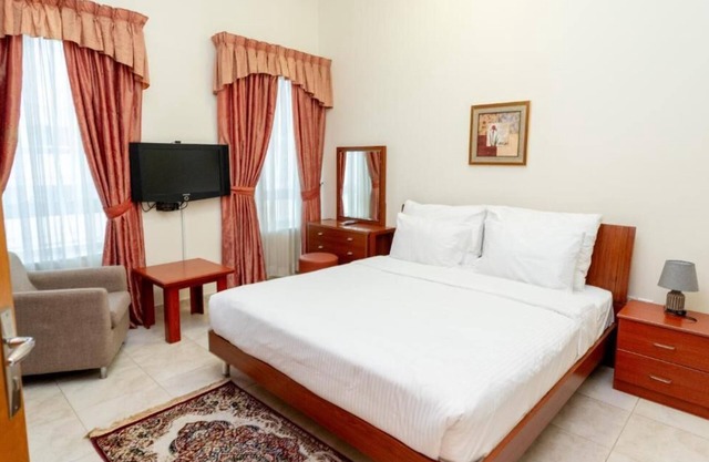 Three Bedroom Apartment Near By Burjuman Mall Ab