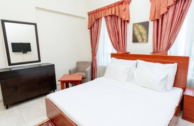 Three Bedroom Apartment Near by Burjuman Mall Ac