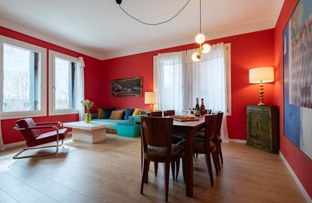 Three bedrooms apartment in Dorsoduro