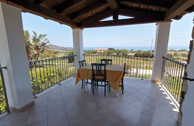 THREE BEDROOMS NEAR THE BEACH WITH BEAUTIFUL OCEAN VIEW