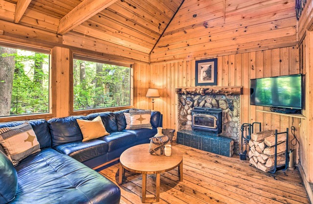 Three Enchanting Riverfront Cabins: Hot Tub Access