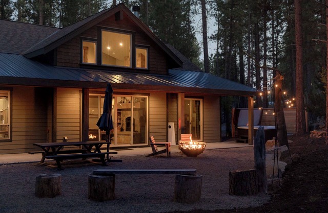 Three Pine Cabin - Charming Family Stay, Hot Tub