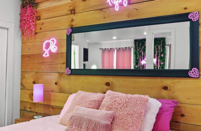 Tickled Pink – A Fun & Fabulous Stay!