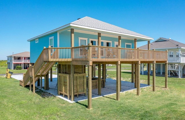 TIDE'S UP - Close to beach, outdoor bar area, Dog Friendly - Sleeps 12