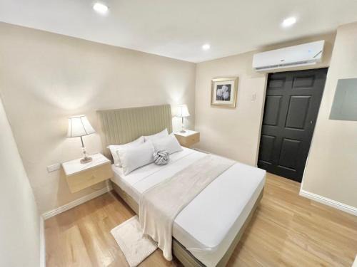 Tiffany's Suites Modern Caribbean Apartment