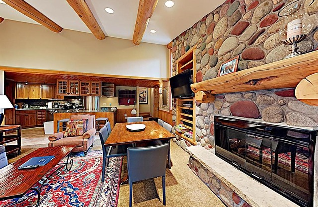 Timberline Condominiums 2 Bedroom plus Loft 3 Bath Deluxe Unit C3H
