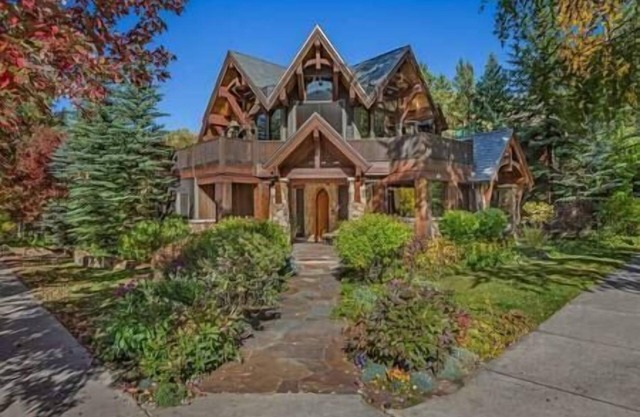 TIMELESS 5 BEDROOM-8 BATH MOUNTAIN HOME ASPEN, CO!