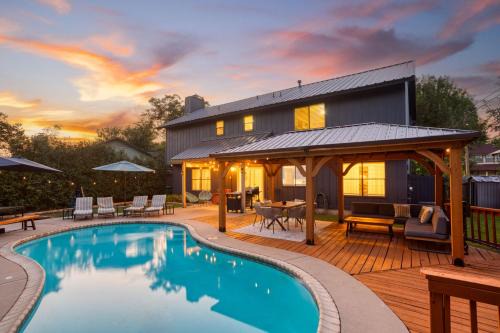 Timeless-Texas-Inn - Heated Pool Oasis & Lux Vibe