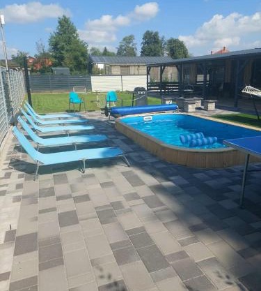 Tin Men Apartmanház