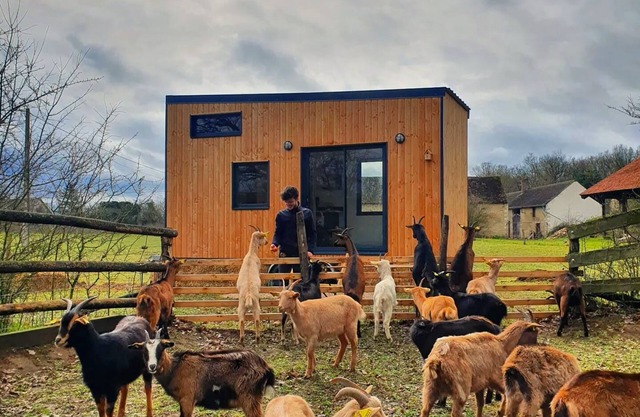 Tiny House Nature in the heart of a goat farm near Montargis - 1h from Paris!