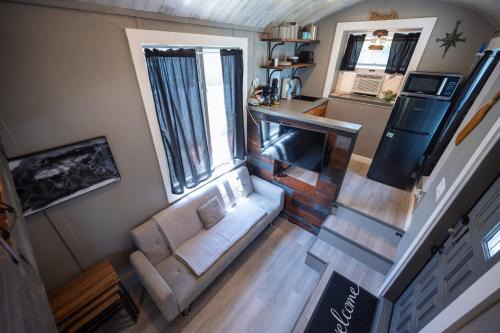 Tiny House Pirate Ship - Sleeps 2 near Siesta Key beach