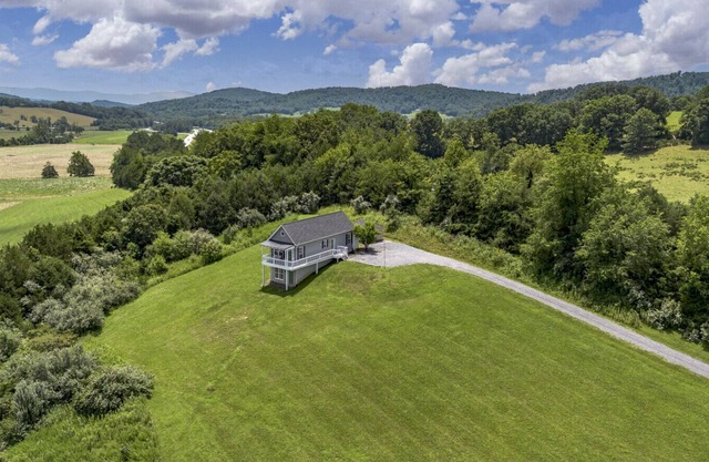 Tiny House w/Big Mountain Views - near VMI & WLU