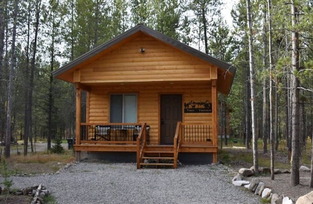 Tiny Timber-28 miles to Yellowstone