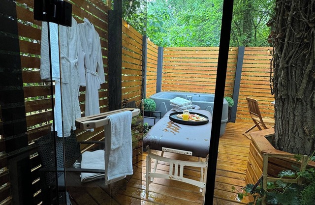 Tiny tree house