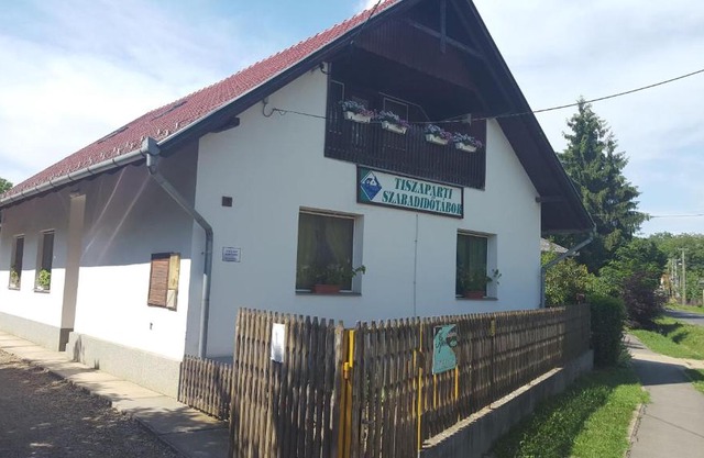 Tivadar, Tiszaparti Szabadidő Tábor