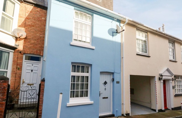 TIVOLI COTTAGE, pet friendly, country holiday cottage in Weymouth