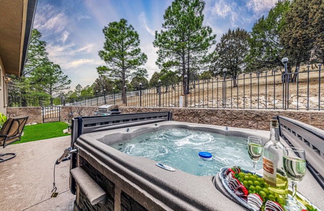 Toasted Marshmallows | Luxury Cabin in Ruidoso w/Hot Tub & Game Room