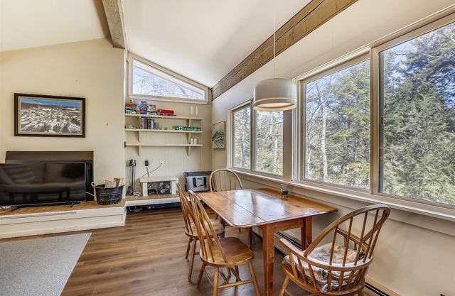 Tollhouse 17C: 1 br, ski-in/ski-out, community summer pool!