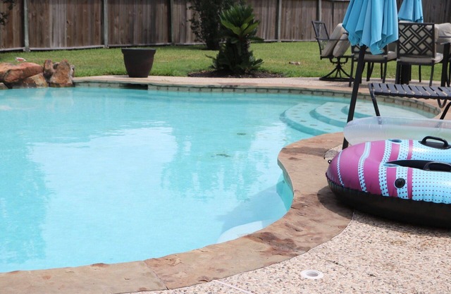 Tomball home with private pool Huge backyard!
