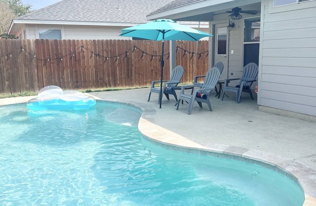 Tomball home with private pool.