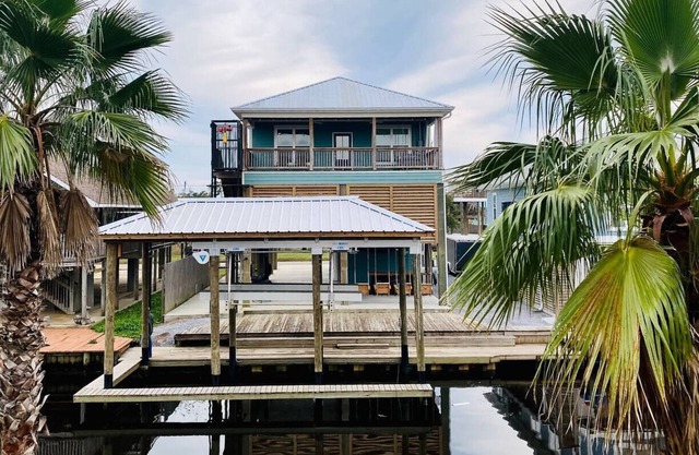 Took the Bayt | Hooked on Canal Views, Sandbar Fun & Old Town Vibes