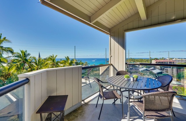Top-Floor Kailua Bay Resort Condo w/Ocean Views!