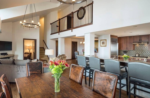 Top-Floor Penthouse w/Fireplace, Oversized Balcony, & Amazing Mountain Views