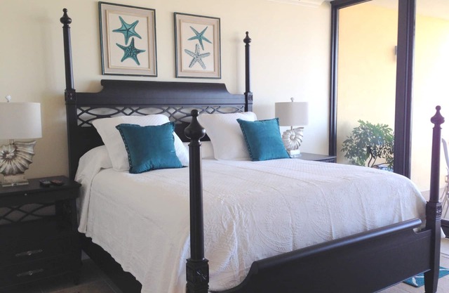 TOP FLOOR with PENTHOUSE views! BEACHFRONT- 2 BDRM-2 BATH, 2 POOLS and HOT TUB!
