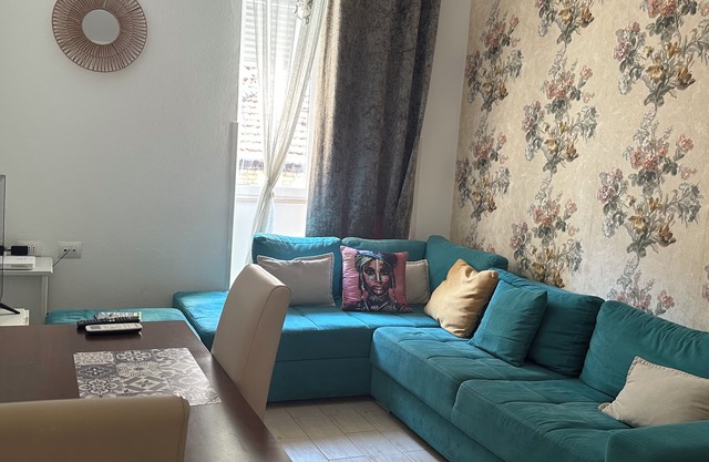 Top Location! Modern 1-bedroom apartment in vibrant Tirana with WiFi & AC