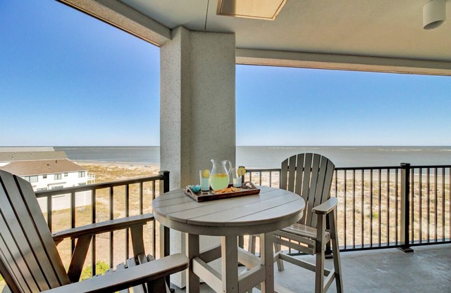“Top of Summer House” at 502 Summer House|Penthouse Oceanfront Views|Rare Four Bedroom Condo|Chef.